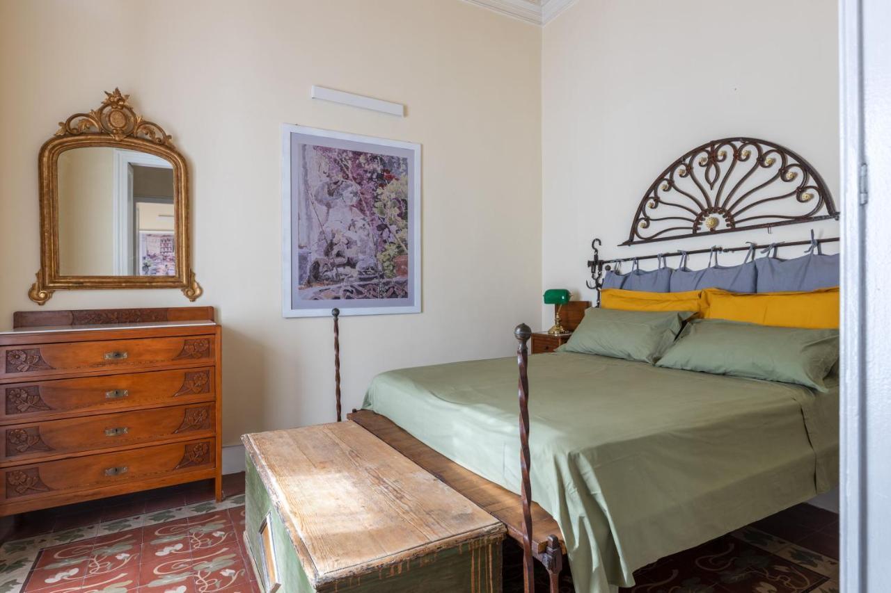 Catania City Center Historical Building Home Екстер'єр фото