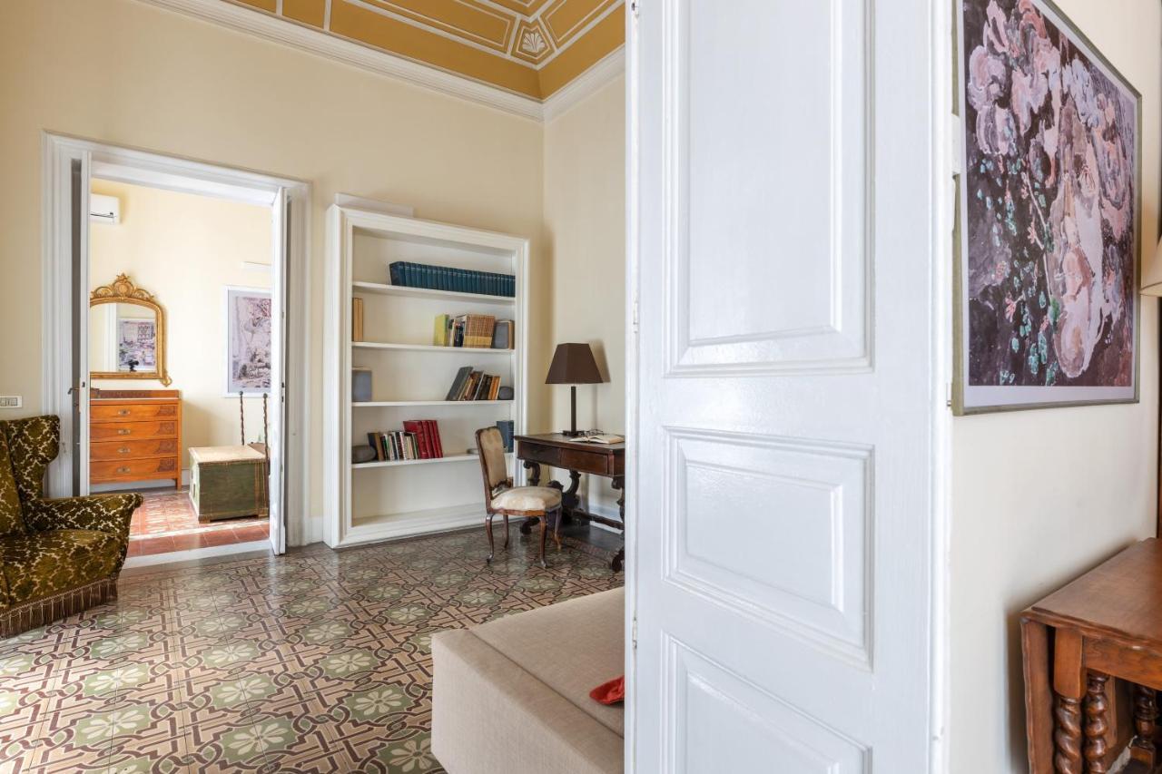 Catania City Center Historical Building Home Екстер'єр фото